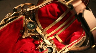 Как изглежда маската на Корво от Dishonored на живо