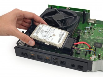 Хардуерът на Xbox One не носи пари на Microsoft