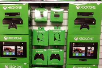И Xbox One продаде над 1 милион бройки за ден също като PlayStation 4