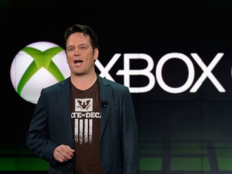 Шефът на Xbox отново се подмзва на Sony