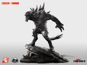 Колекционерска статуетка за Evolve струва 750 долара, тежи 16 килограма