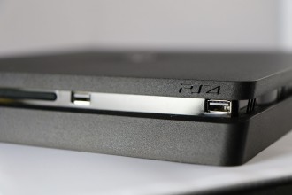 PlayStation 4 и със Slim версия, излиза през септември